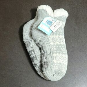 Muk Luks slippers infused with aloe. Size 6/8